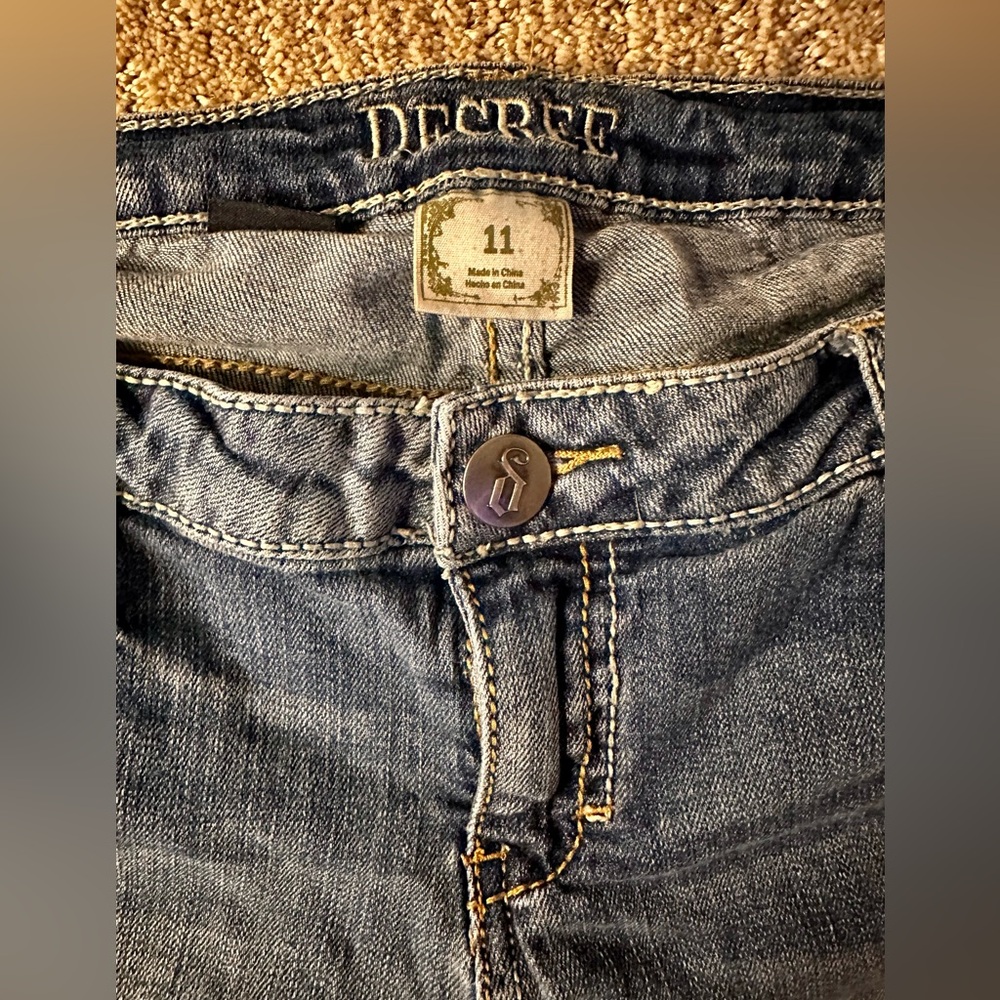 Decree Low Rise Stretch Denim Bermuda Shorts Size 11 - Picture 4 of 5